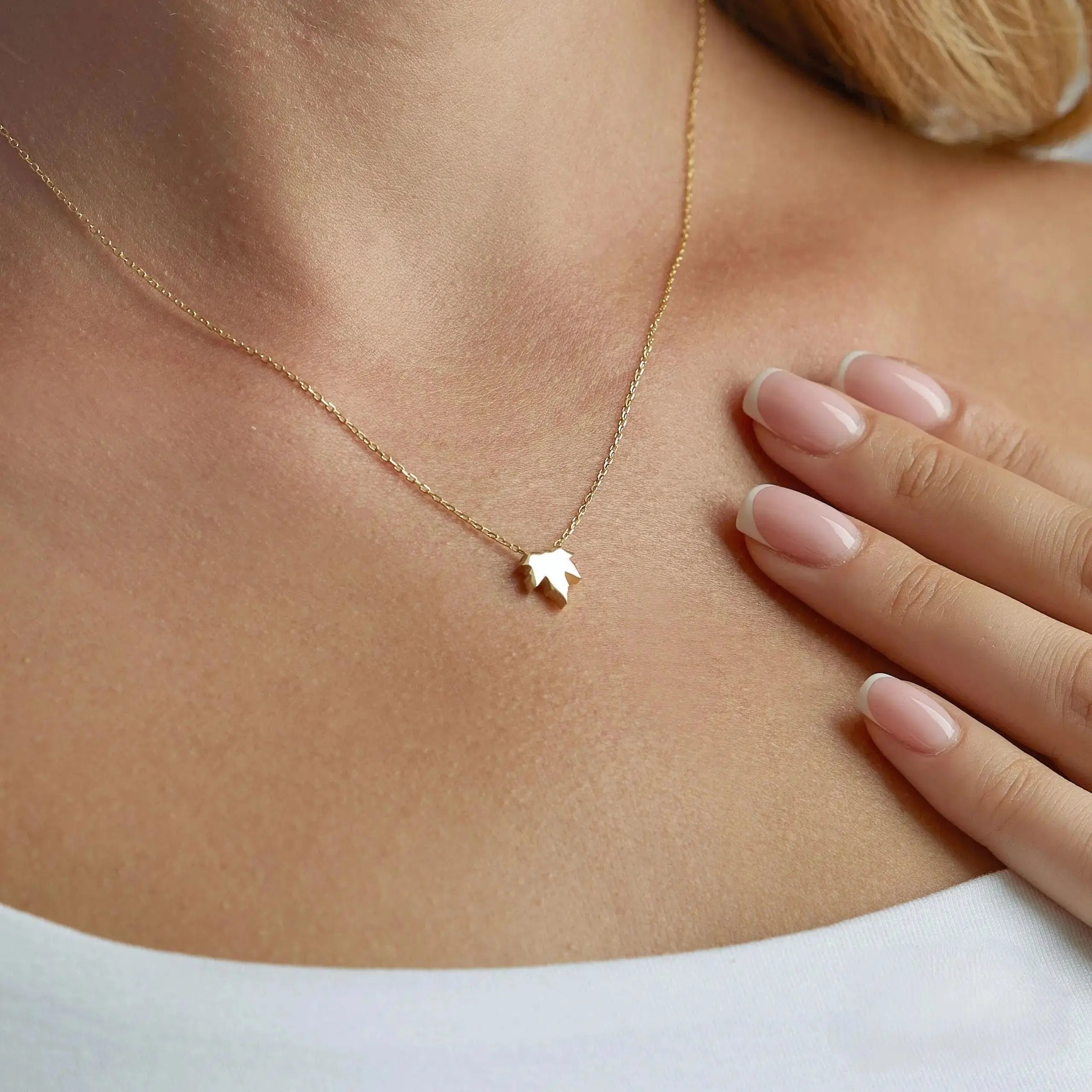 14k Gold Leaf Necklace | Dainty Maple Leaf Pendant | Minimalist Fall Jewelry for a Chic Autumn Style
